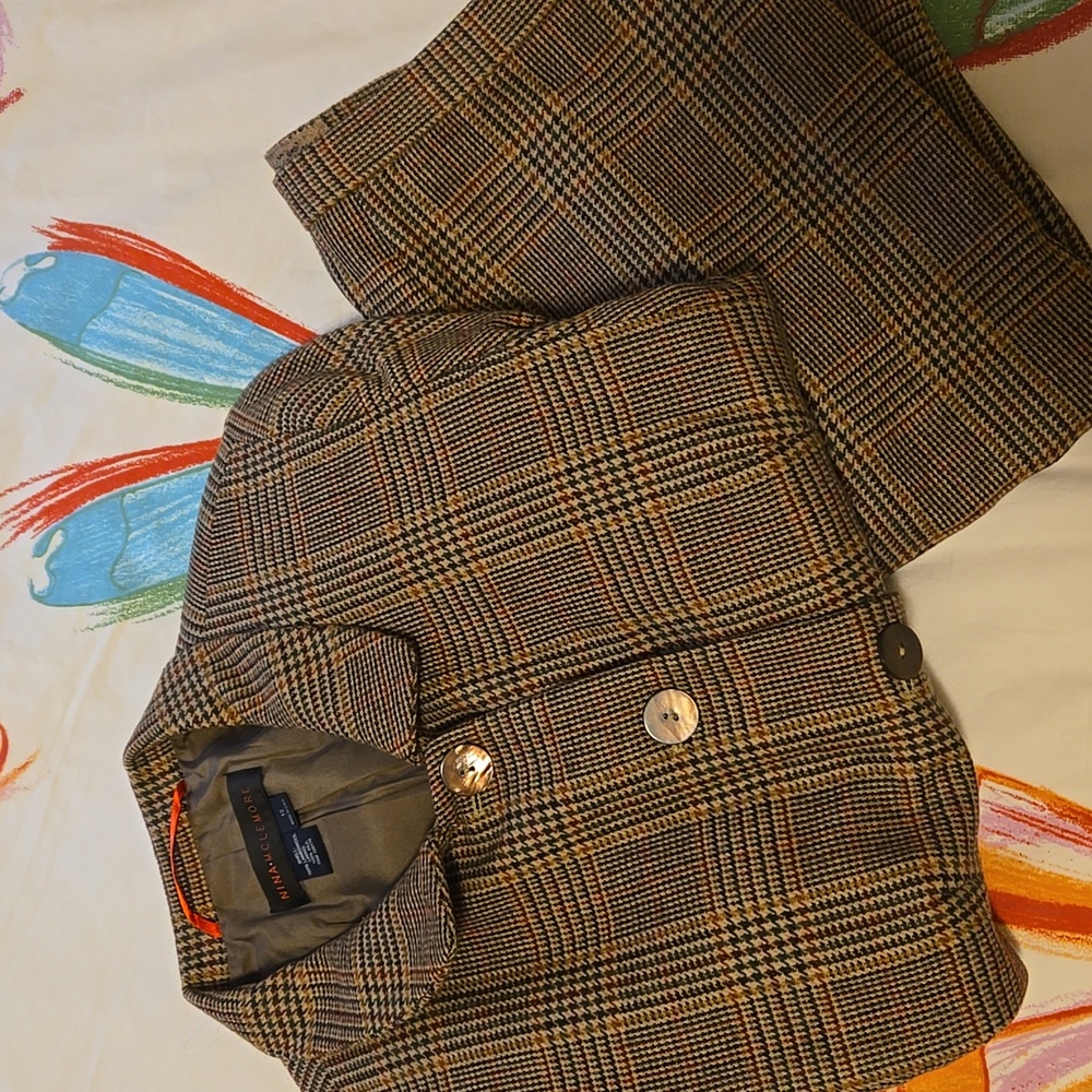 Nina Mclemore wool brown jacket and skirt,size 12. Used. Looks new.